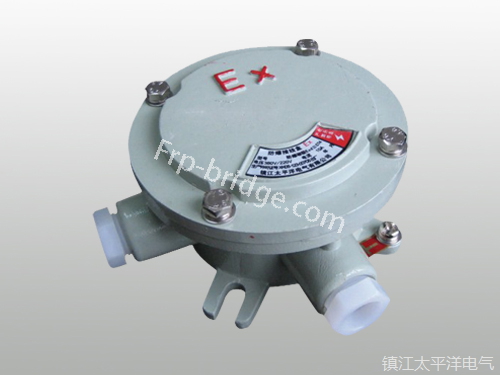 AH型(xíng)防爆接線盒直(zhi)角二通